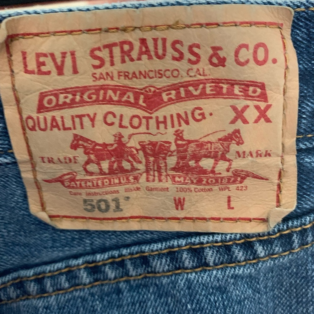 Levi's Men's Straight fit 501 Blue Jeans - Picture 3 of 6